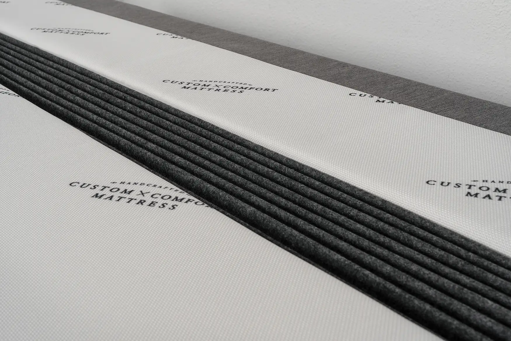 https://customcomfortmattress.com/wp-content/uploads/2022/08/CustomComfortMattress-AdjustableBed-A-400-ProductImage.jpg