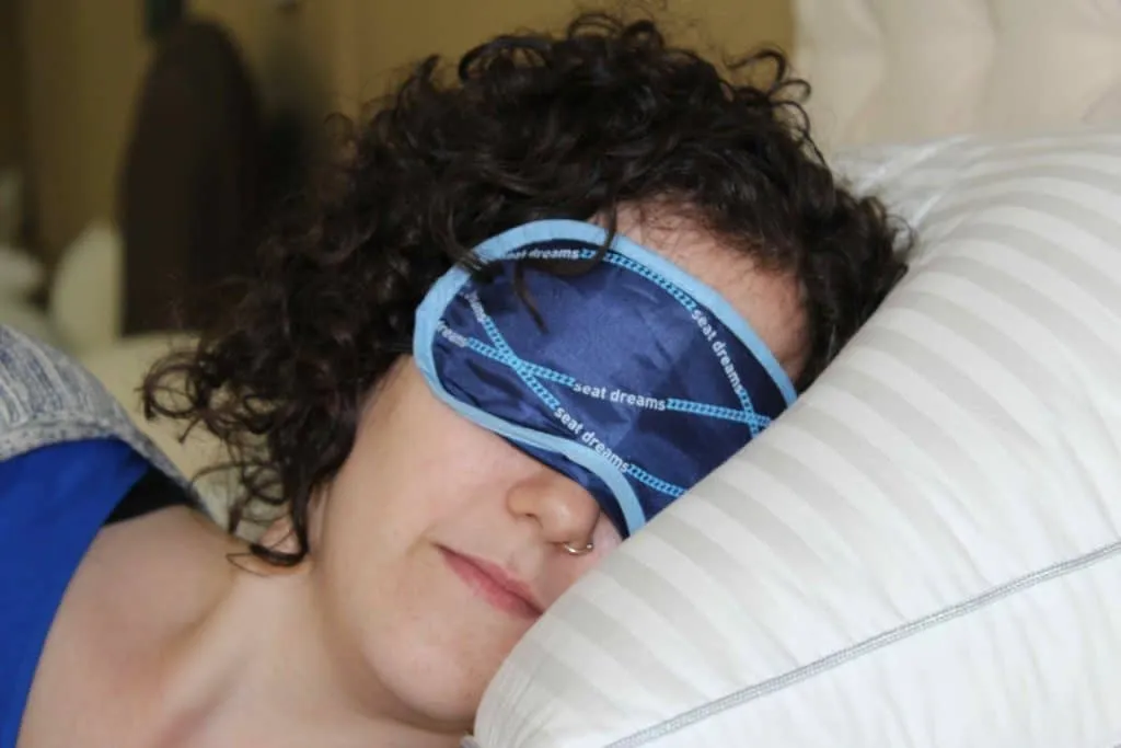 how to make your bedroom darker for a better night’s sleep