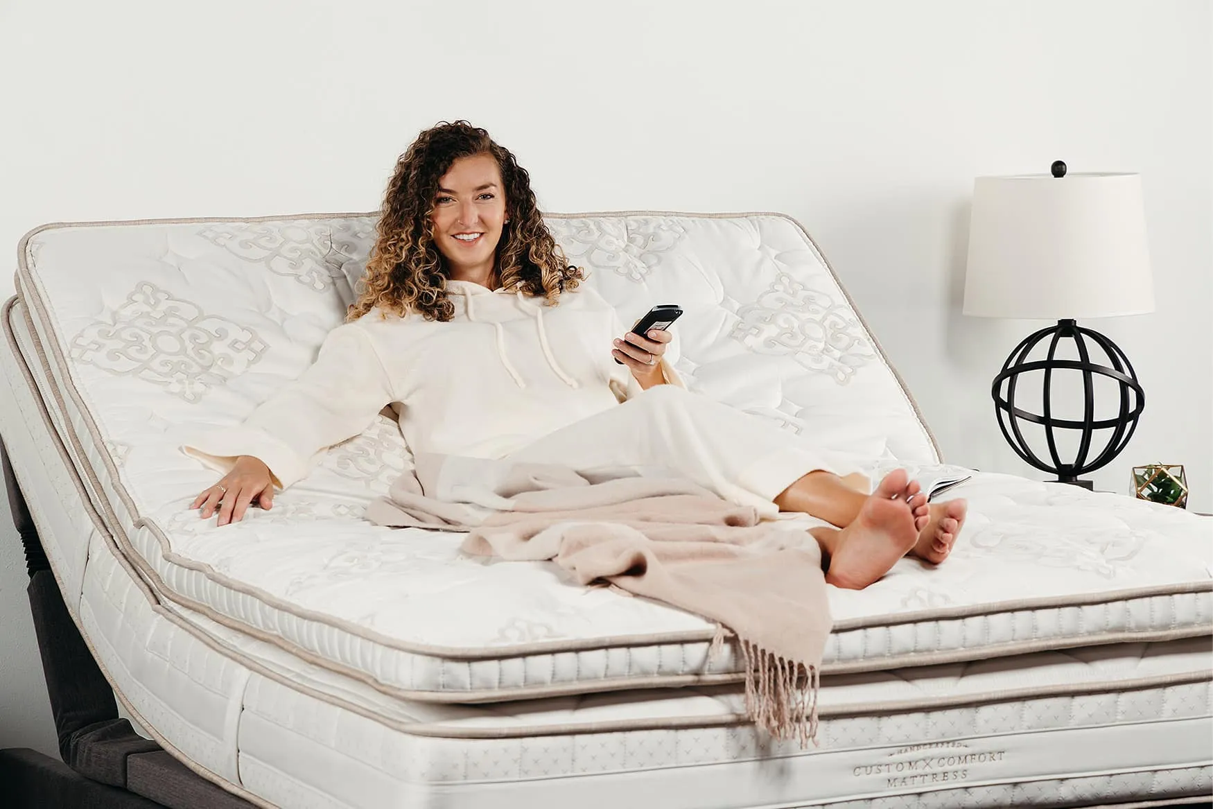 Custom Comfort A-400 Plus – Premium Wireless Adjustable Bed with Massage & Lumbar CustomComfortMattress HeritageCollection BodhiMattress4AdjustableModel2022 0792