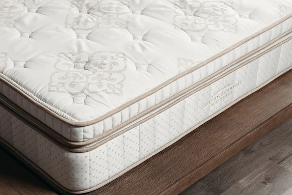 Heritage Collection CustomComfortMattress HeritageCollection LaurelMattress5topperCornerMattress2022.0158