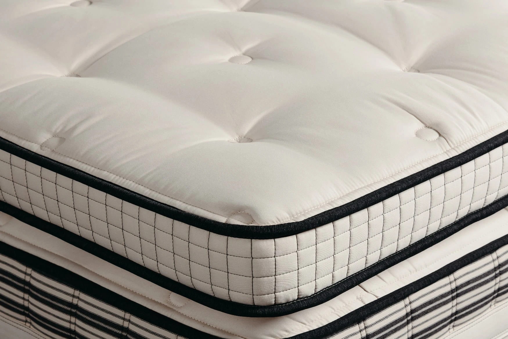 Toppers CustomComfortMattress EstateTopper 5InCornerReserve2022.0658